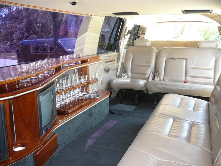 10-Passenger Hummer Limo