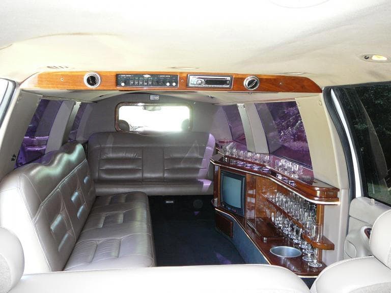 10-Passenger Stretch Limousine