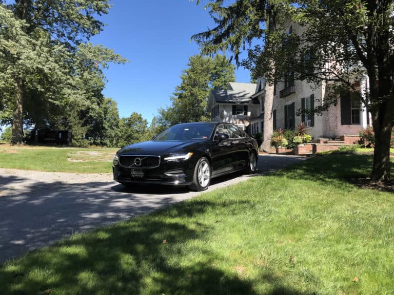 Volvo S90 Luxury Sedan