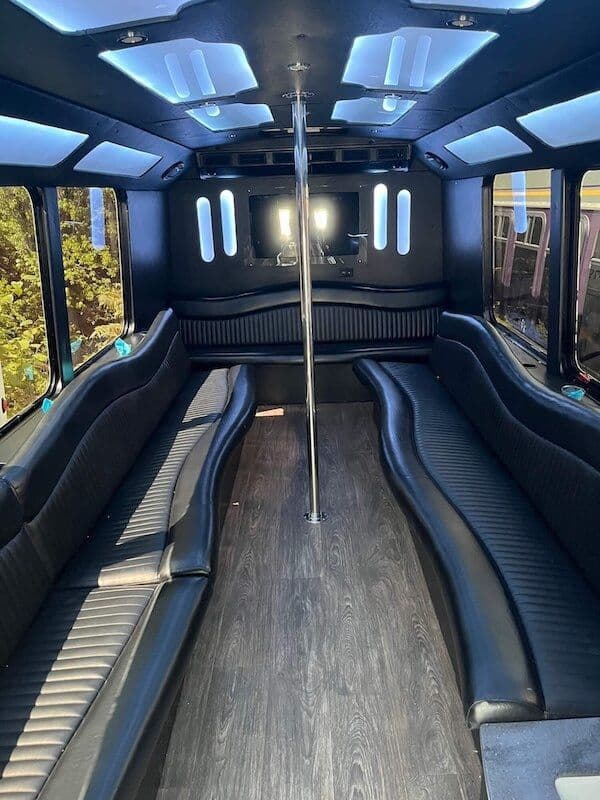 Chrysler 300 Luxury Limo